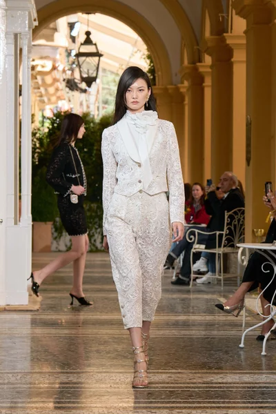 Look 22